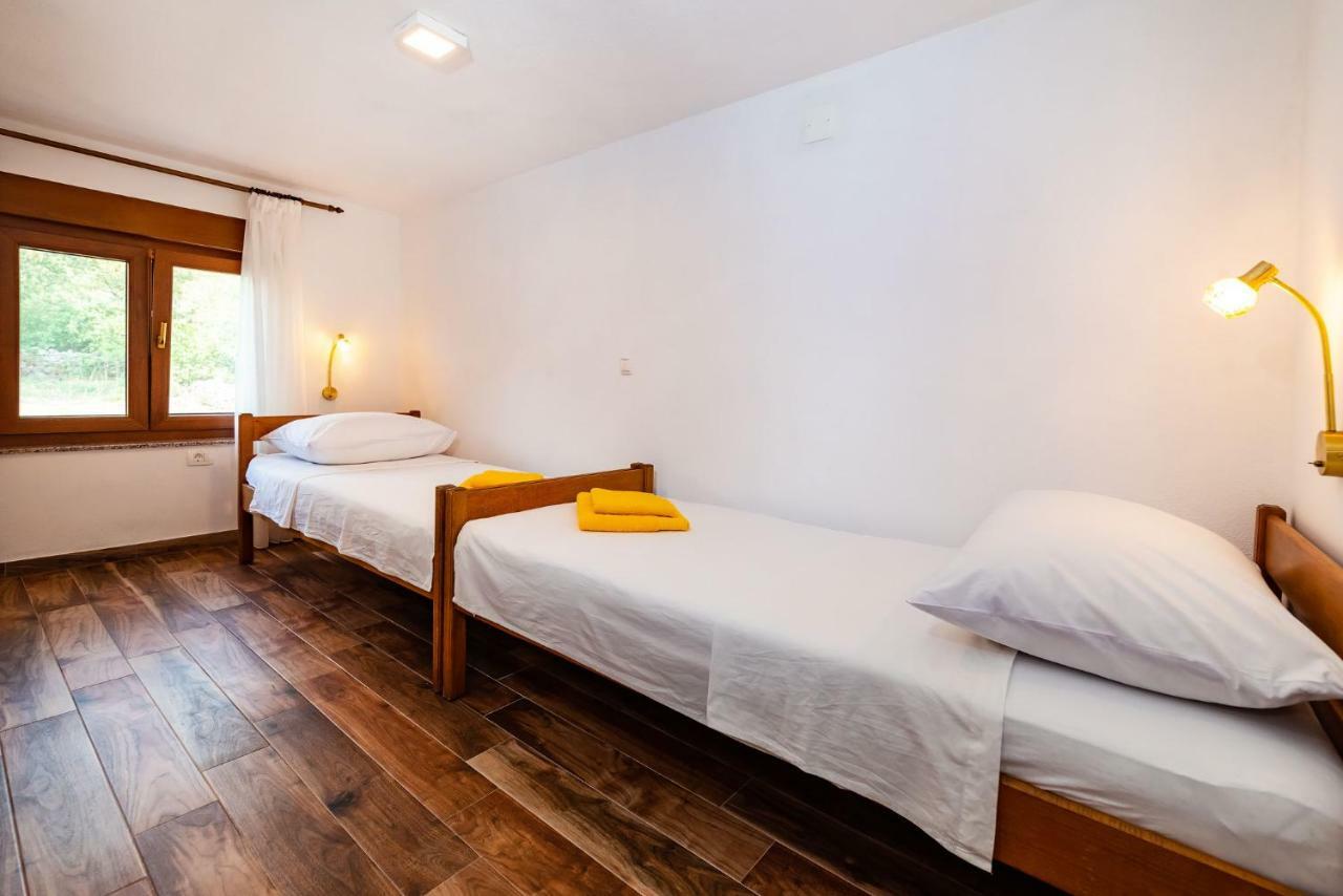 Apartment Adam Starigrad Paklenica Εξωτερικό φωτογραφία