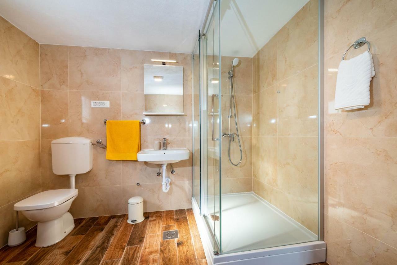Apartment Adam Starigrad Paklenica Εξωτερικό φωτογραφία