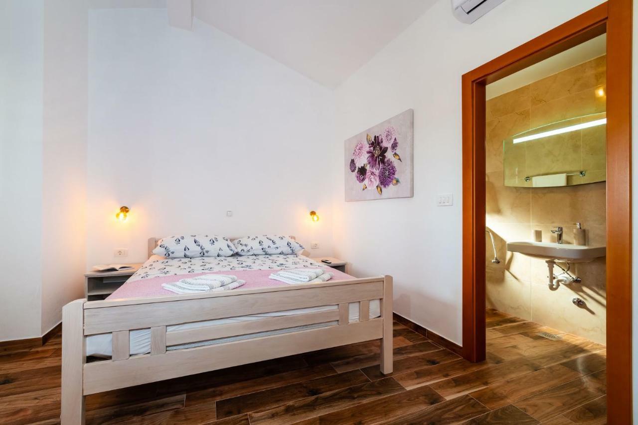 Apartment Adam Starigrad Paklenica Εξωτερικό φωτογραφία